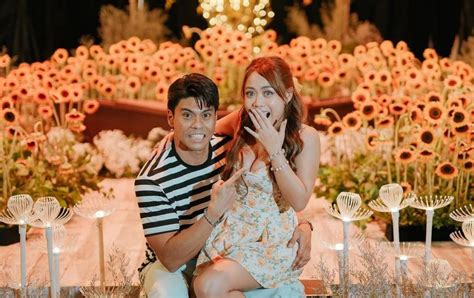 The story behind ring Jerald made for Kim .